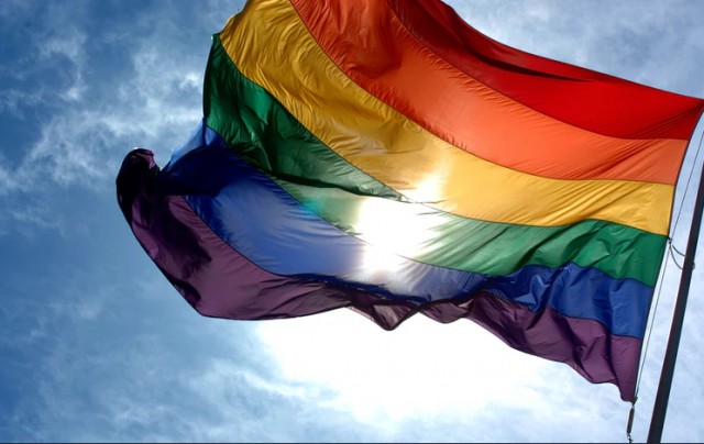 Ungaria: O companie de distribuţie, amendată din cauza unei cărţi pentru copii cu părinţi homosexuali