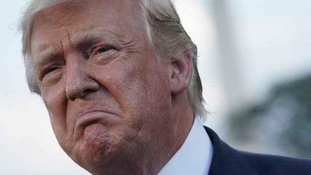Donald Trump anunţă că dă în judecată Facebook, Twitter și Google