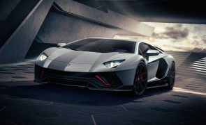 Lamborghini și Lotus au prezentat ultimele lor supermașini numai pe benzină
