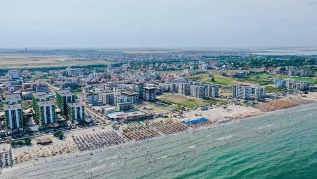 De ce un WEEKEND la MAMAIA e mai SCUMP decât la BULGARI?