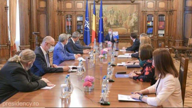 Preşedintele Iohannis a început consultările pe tema proiectului „România Educată“