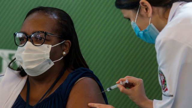 Coronavirus: Peste 3,5 milioane de brazilieni nu s-au mai întors pentru a doua doză de vaccin