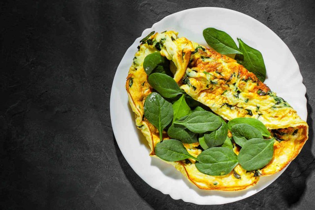 Studiu: Vegetarienii au niveluri mai mici de colesterol rău LDL decât omnivorii