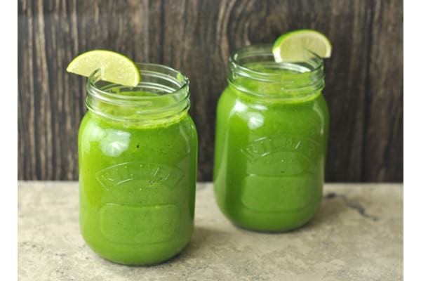 De ce să bei un smoothie verde pe zi