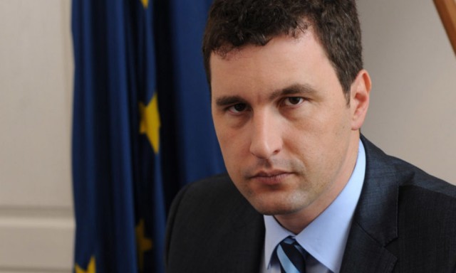 Tanczos Barna: Guvernul va interzice în curând unele produse de unică folosință din plastic