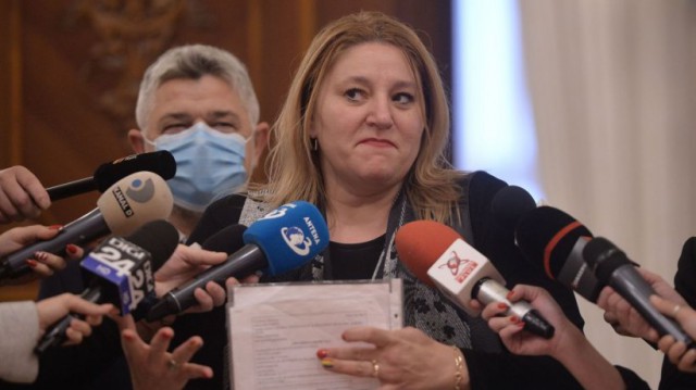 Diana Șoșoacă: „Am depus denunț împotriva lui Florin Cîțu, Raed Arafat, Alexandru Rafila, Ioana Mihăilă“