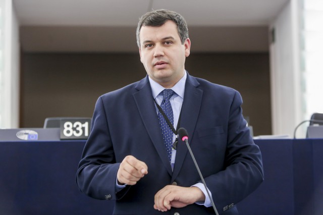 Eugen Tomac explodează la adresa lui Diaconescu: Pare să nu mai distingă ce e indicat