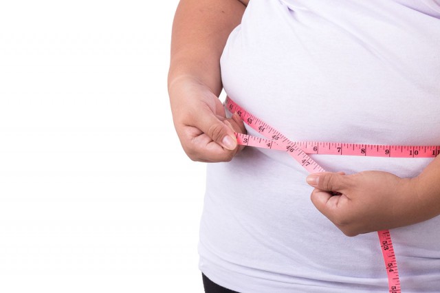 Obezitatea la fete le crește riscul cardiovascular ulterior