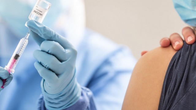 Coronavirus: Grecia face obligatorie vaccinarea pentru angajaţii din domeniul sanitar