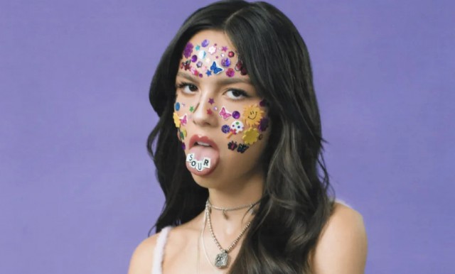 Albumul 'Sour' al actriţei şi cântăreţei Olivia Rodrigo a revenit pe primul loc în topul american al albumelor