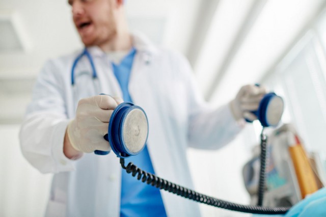Studiu: Stopul cardiac nocturn, mai răspândit în rândul femeilor
