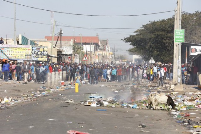 Dezastru ecologic în urma revoltelor din Africa de Sud