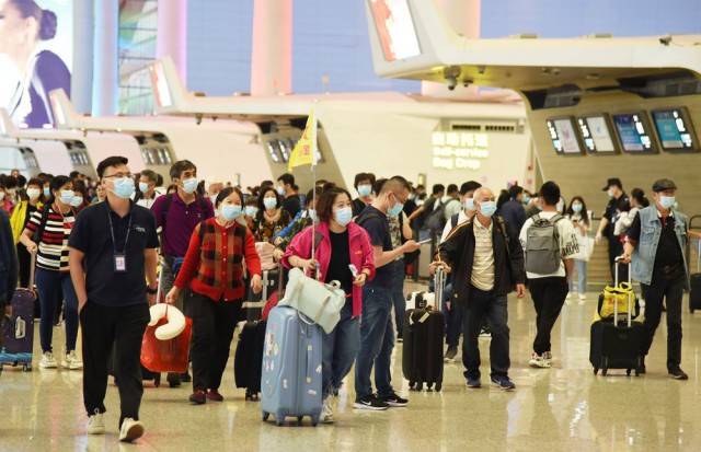 Coronavirus: China restricţionează deplasările în străinătate pentru cetăţenii săi