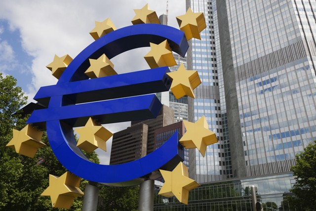 Eurostat: Datoria guvernamentală în zona euro a depăşit pentru prima dată 100% din PIB