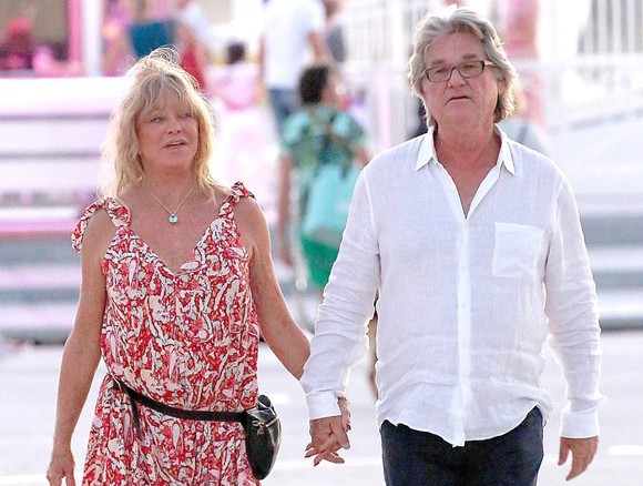 Goldie Hawn și Kurt Russell, sărut pasional în vacanță, după de 39 de ani de căsătorie