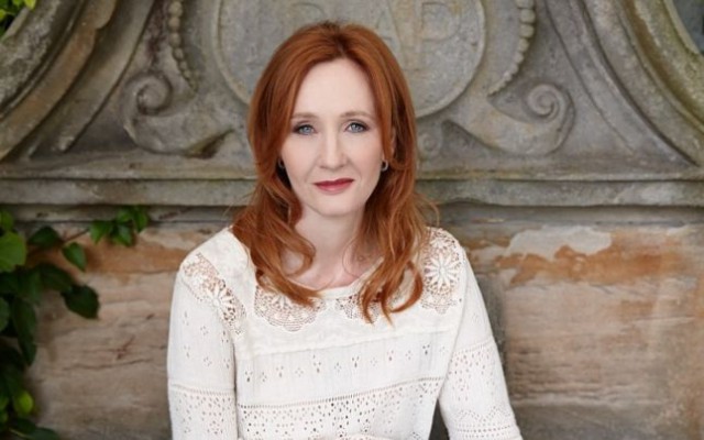 J.K. Rowling, creatoarea personajului Harry Potter, a fost ameninţată cu moartea pe Twitter
