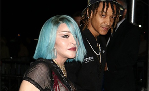 Madonna se menţine tânără lângă iubitul de 27 de ani
