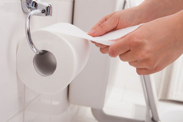 Urinare frecventă la femei și bărbați: din ce motive apare?