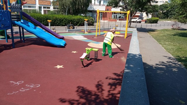 Acțiuni permanente de curățenie în municipiul Constanța