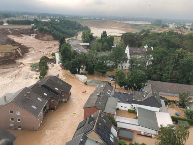 Allianz se aşteaptă la cereri de despăgubiri de peste 500 de milioane de euro în urma recentelor furtuni