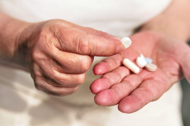Aspirina, confirmată ca eficientă în prevenirea AVC-ului la pacienții cu boli de inimă