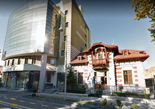 Primăria REABILITEAZĂ CASA fostului primar BĂNESCU, DISTRUSĂ de afaceristul BECIU