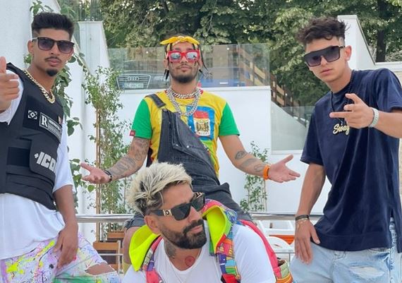 Connect-R şi Alex Velea se bat în trupe de „adoptaţi“. Soliştii pe care îi ajută să-şi facă un nume în muzică