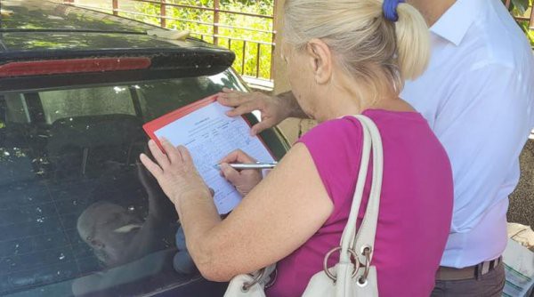Se strâng semnături pentru demiterea primarului USR Clotilde Armand
