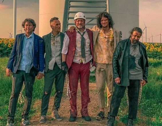 Trupa Vama a lansat o nouă melodie! Videoclipul piesei este spectaculos: 