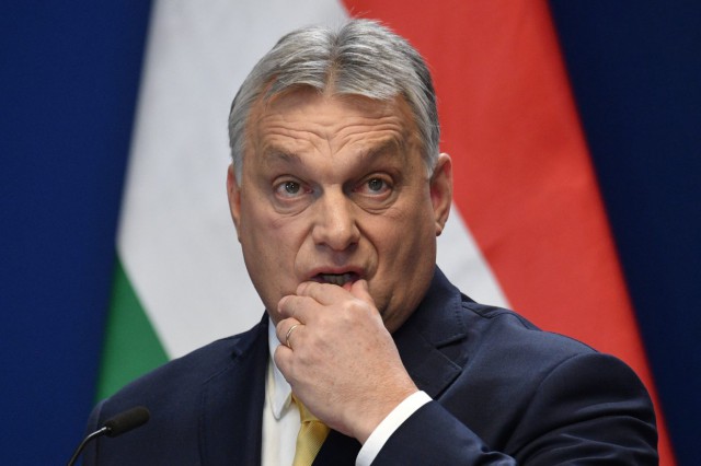 Premierul Ungariei îşi lansează campania electorală anunţând posibila majorare a salariului minim