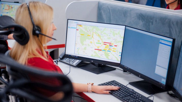 CERȘETORII folosesc AMBULANȚA pe post de TAXI gratuit!
