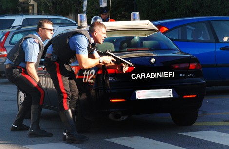 Poliţia italiană a arestat presupuşi membri ai mafiei calabreze, suspectaţi că acţionează în sistemul sanitar