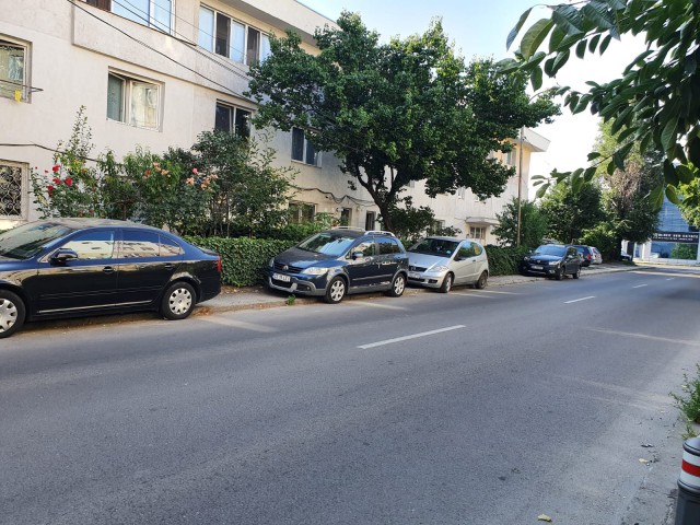 CUM pot PROVOCA ACCIDENTE mașinile parcate pe TROTUAR! Video
