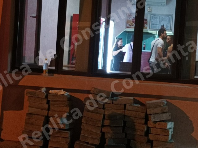 EXCLUSIV! BĂTAIE CA-N FILME, în CENTRUL VECHI al Constanței! VIDEO