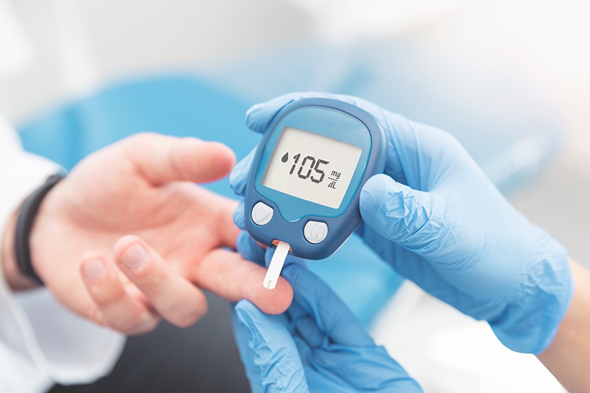Cum sunt afectați pacienții cu diabet de tip 1 de extremele glicemice?