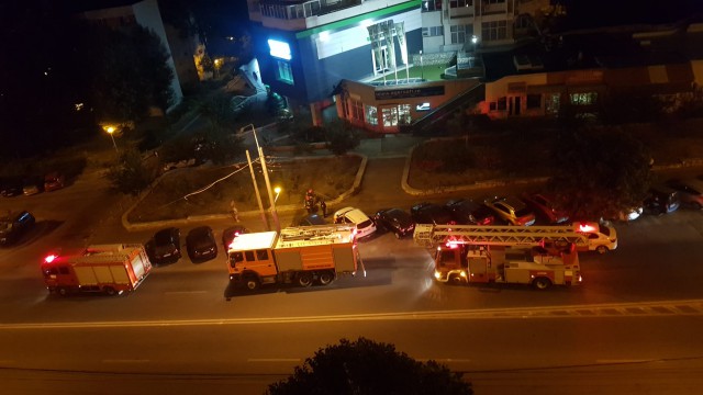 Alertă FALSĂ: Incendiu la un apartament de pe Tomis! De fapt, cocea vinete...