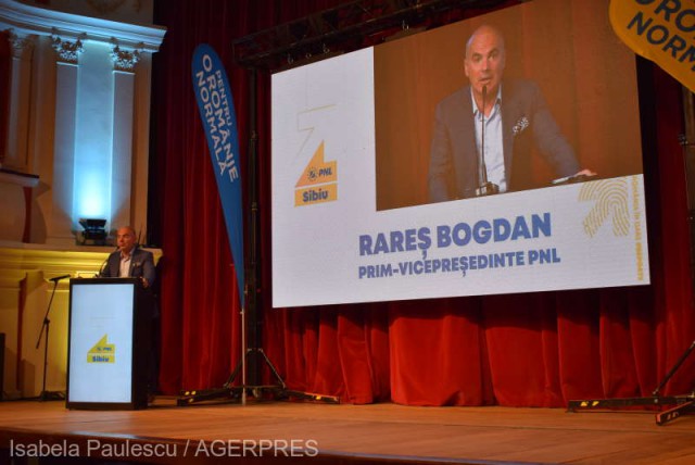 Rareş Bogdan: Nu mai merge doar cu „jos ciuma roşie“, va trebui să arătăm ce am făcut