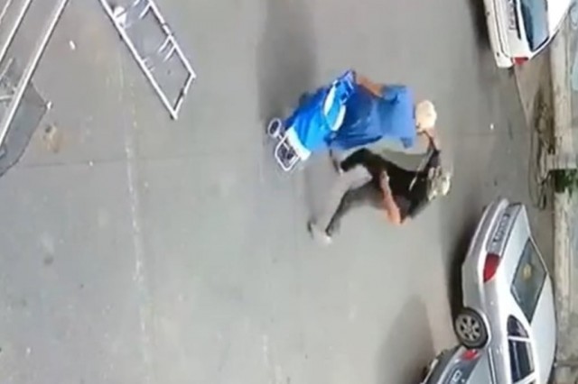 ATENȚIE! Tâlharul TAIFUN, de pe ALEILE din CONSTANȚA, a ATACAT două FEMEI!