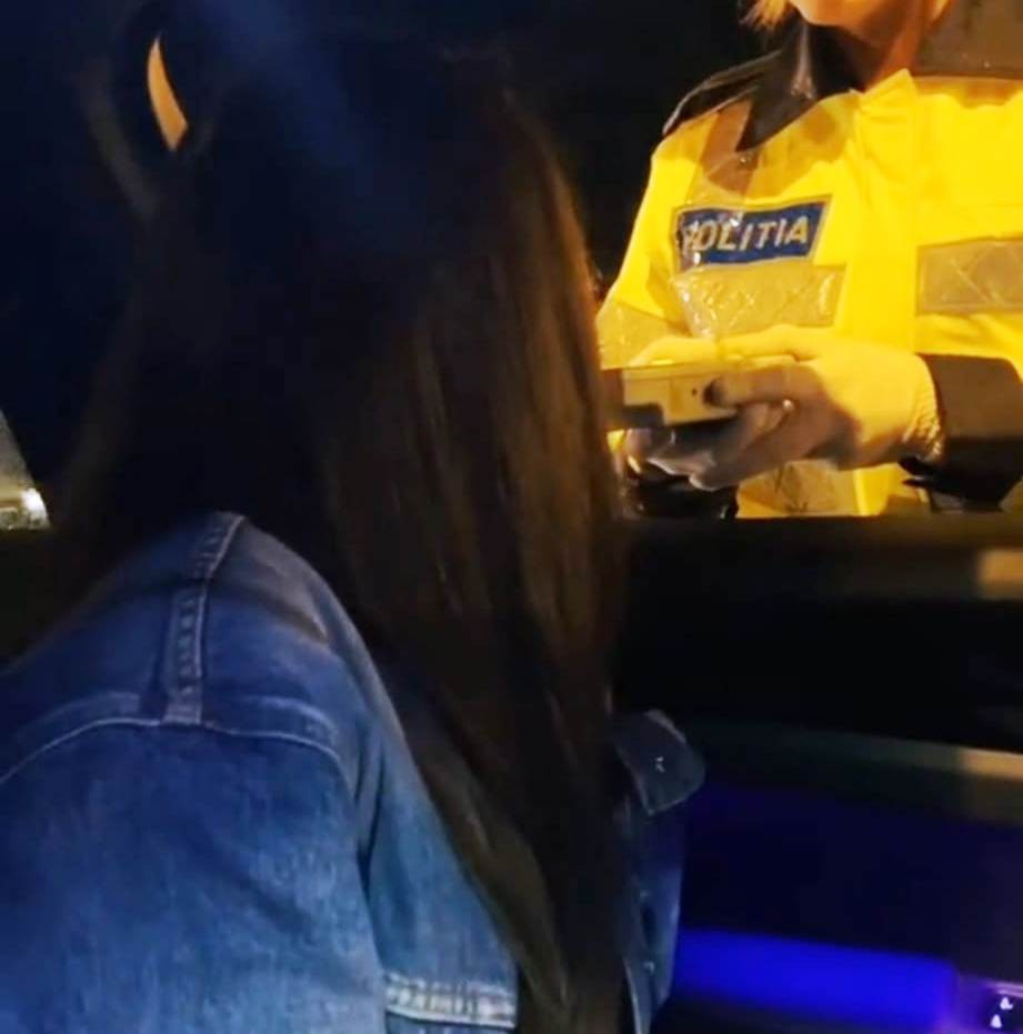 S-a FILMAT în TIMP ce SUFLA în FIOLĂ, în MAMAIA, și a POSTAT pe TIK TOK S-a FILMAT în TIMP ce SUFLA în FIOLĂ, în MAMAIA, și a POSTAT pe TIK TOK