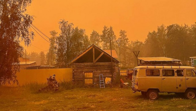 Incendiile de vegetaţie din regiunea siberiană Iacuţia au generat un nivel record al emisiilor de CO2