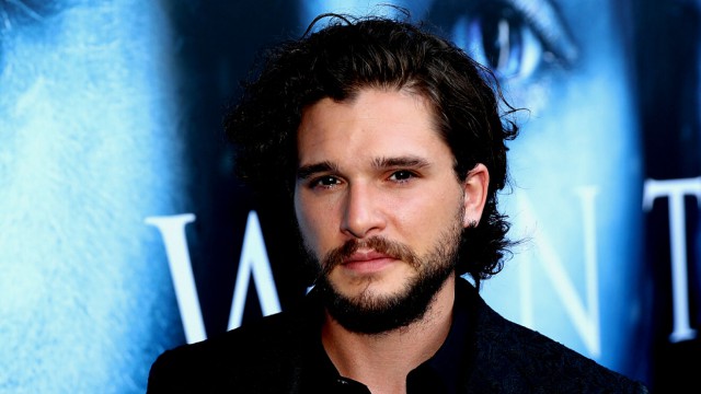 Kit Harington, starul din 'Game Of Thrones', a povestit despre lupta sa cu dependenţa de alcool şi depresia