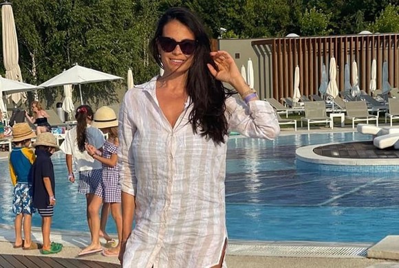 Poză rară cu Anca Serea, în costum de baie! Trup de zeiță, după 6 sarcini
