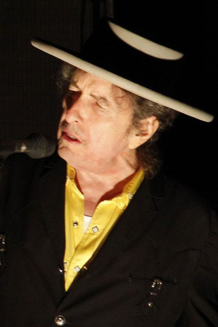 Bob Dylan, acuzat că ar fi abuzat sexual o fetiţă de 12 ani. Cum se apără artistul