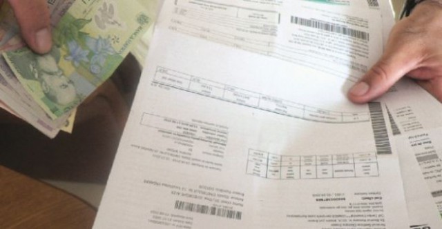 Energia electrică, gazele şi uleiul comestibil s-au scumpit cel mai mult în ultimul an