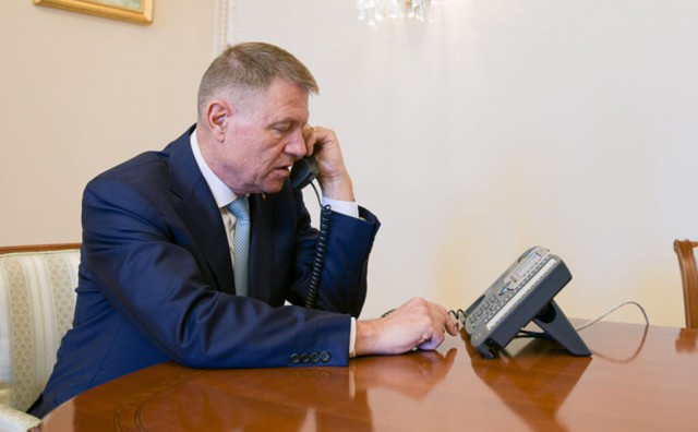 Klaus Iohannis - convorbire telefonică cu premierul grec, care a mulţumit pentru intervenţia pompierilor români