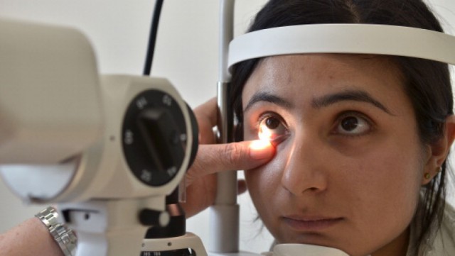 Studiu: O simplă examinare a ochiului poate prezice riscul de atac de cord