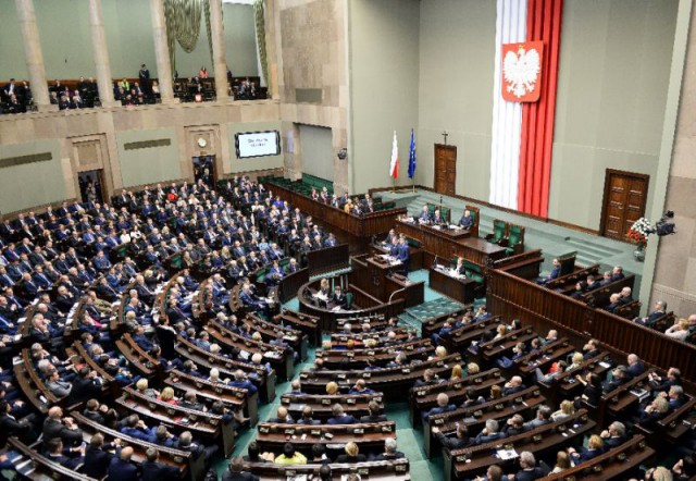 Polonia: Parlamentul a votat blocarea restituirii bunurilor confiscate după al doilea război mondial