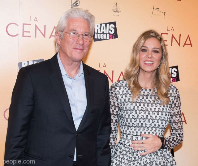 Richard Gere şi soţia sa spaniolă, Alejandra Silva, în vacanţă La Coruńa