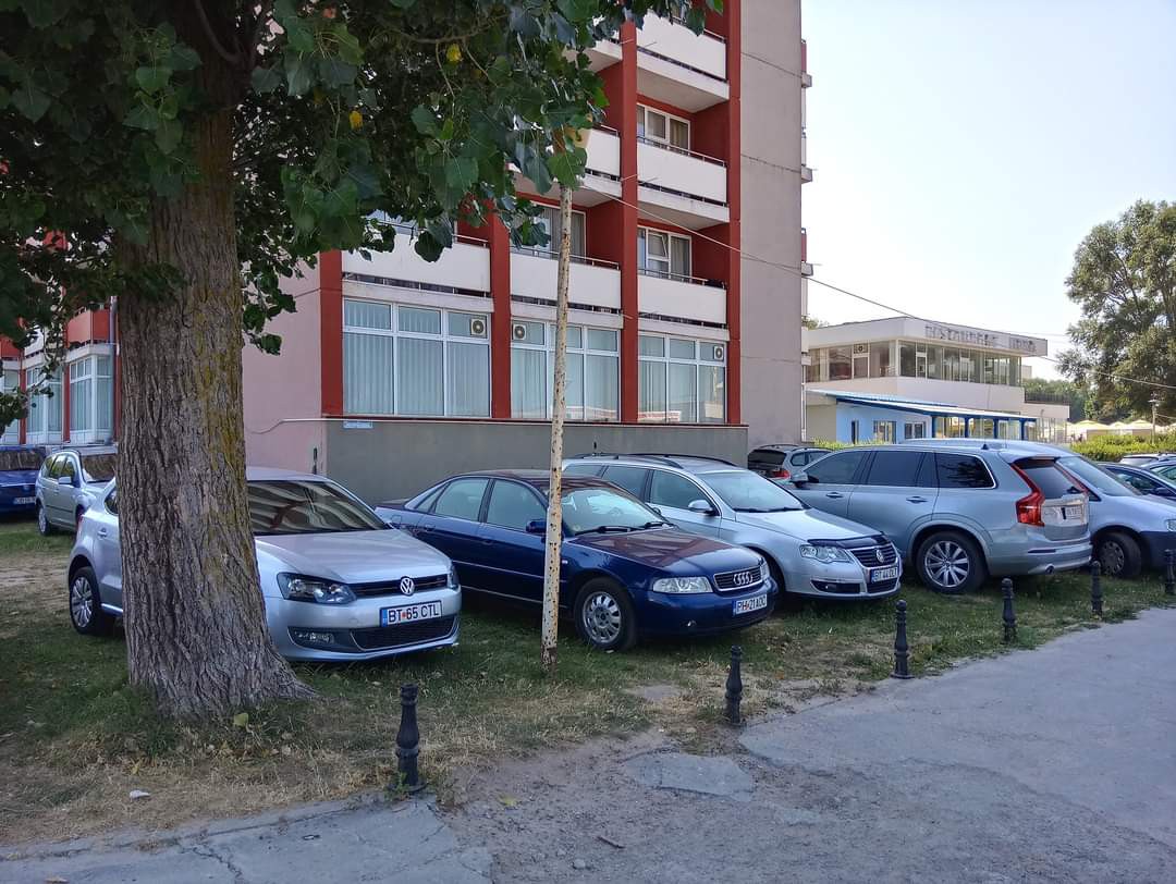 HAOS GENERALIZAT din cauza MAȘINILOR, în zona PLAJEI din SATURN HAOS GENERALIZAT din cauza MAȘINILOR, în zona PLAJEI din SATURN