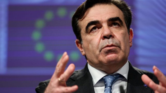 Comisia Europeană: Criza din Afganistan arată necesitatea modificării regulilor UE privind migraţia şi azilul